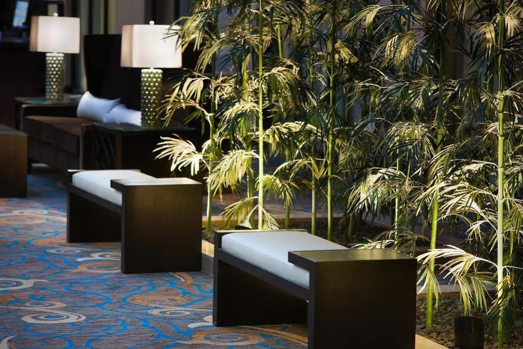Sheraton Detroit Metro Airport Romulus Exterior photo